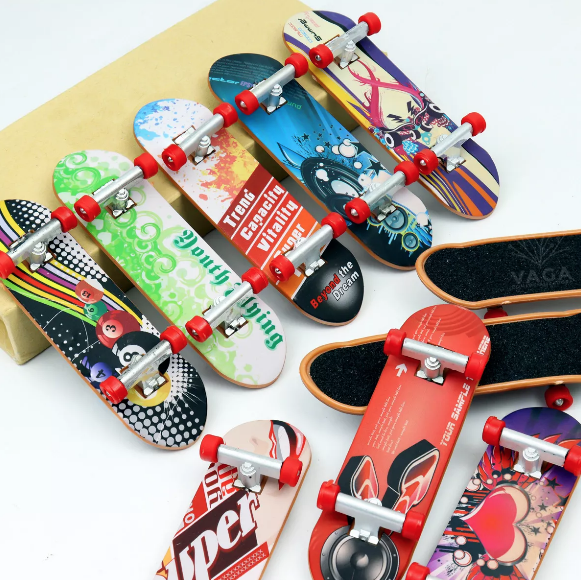 12 Mini Patinetas Dedos Fingerboard Juguete Skate Infantil –  Comercializadora VAGA